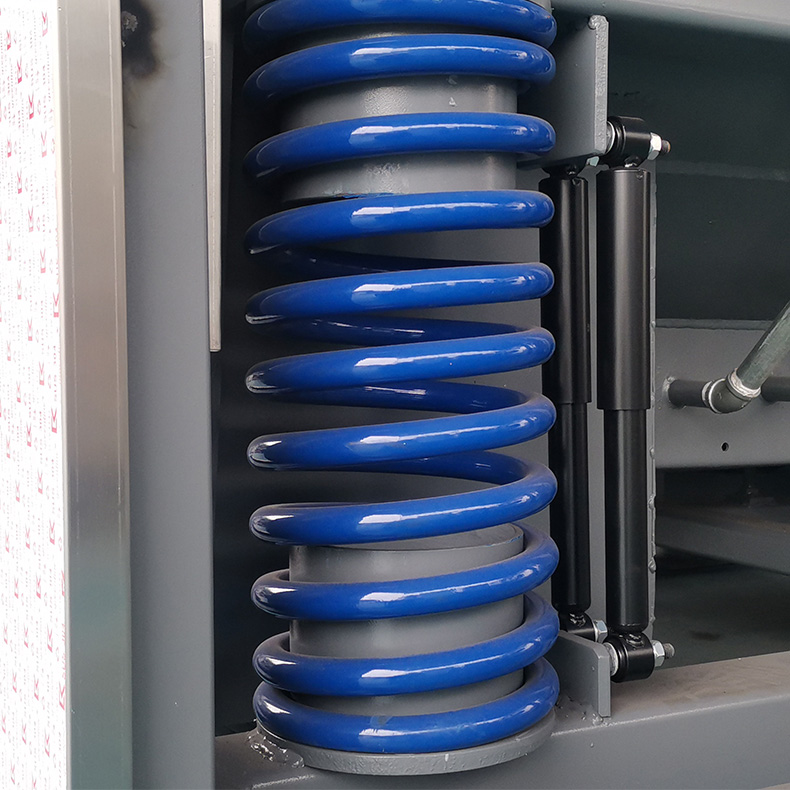 
		XGQ-100大型洗衣机,让洗衣变得更便捷
		(图7)